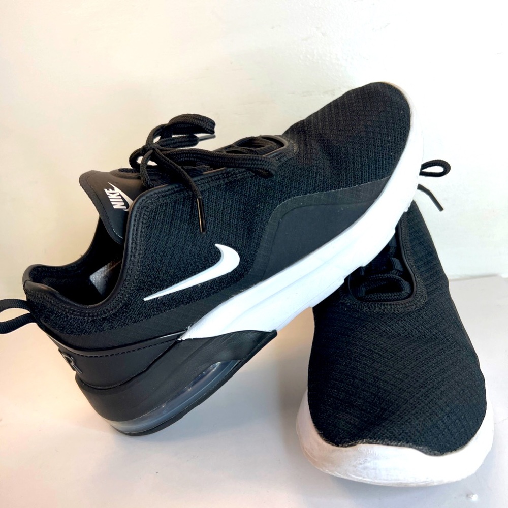 NIKE AIR